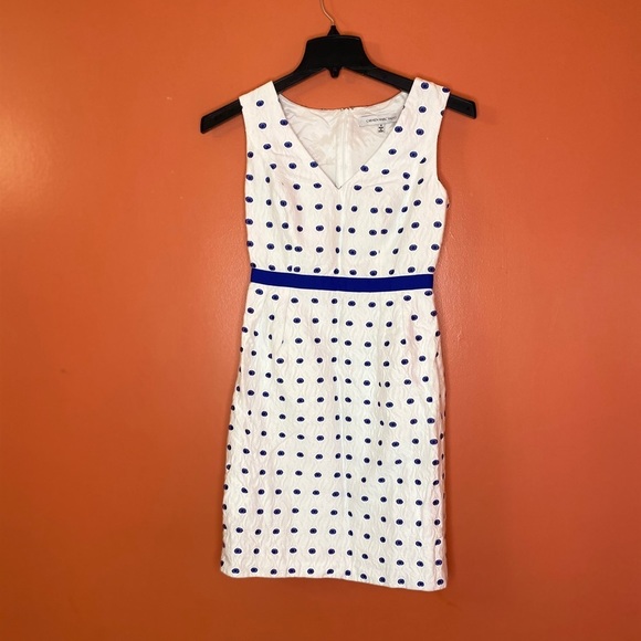 ⭐️Reposh⭐️ CARMEN MARC VALVO Size 4
White Blue Polka Dot Embroidered Dress - Picture 6 of 10